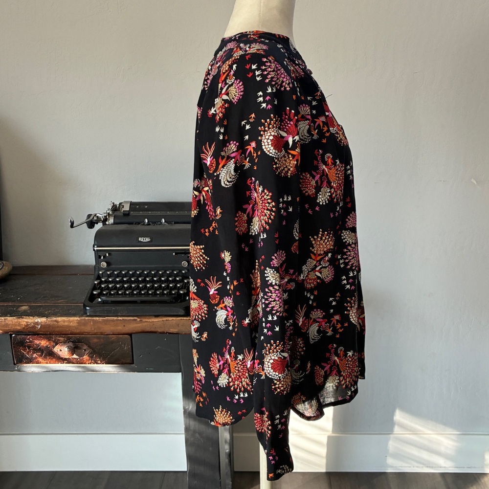 Anthropologie 28 of 52 Conversations Whimsical Bird and Floral Top - Size 6 - Picture 9 of 16